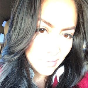 Meet your Posher, Ana